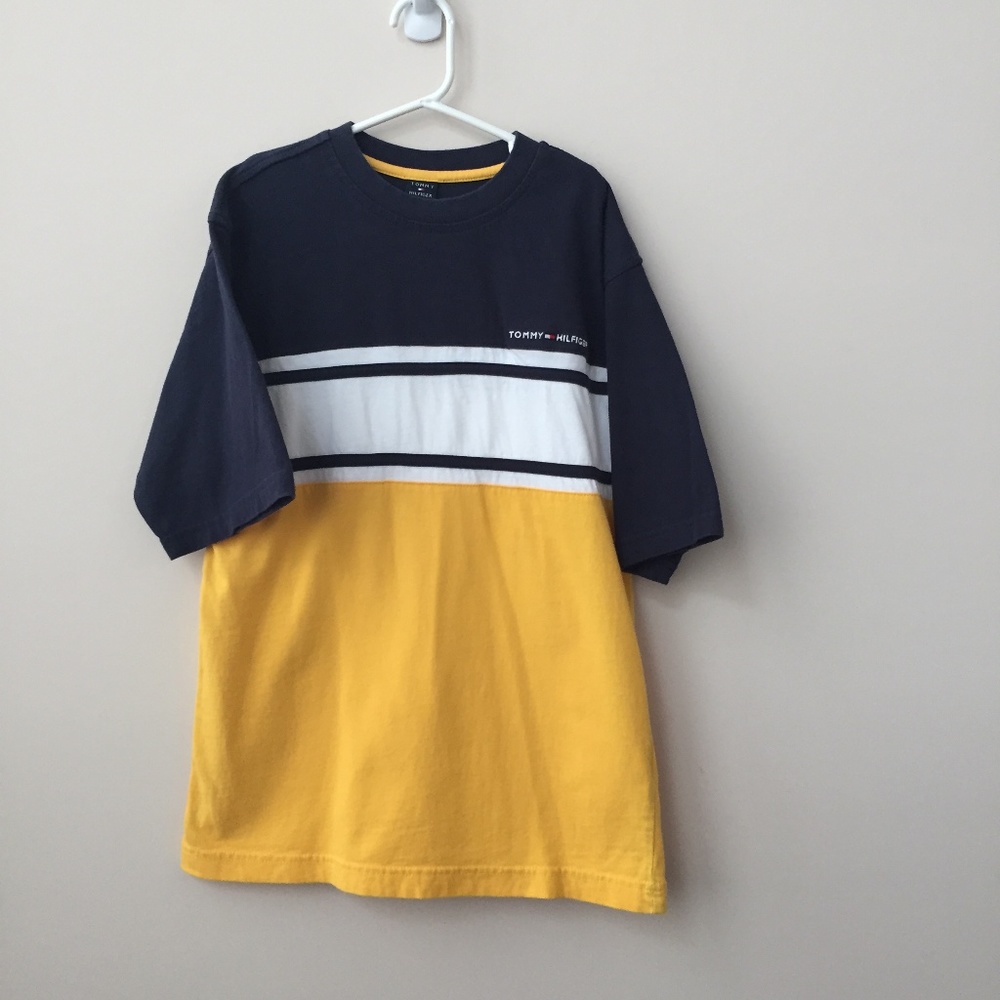 NWOT Tommy Hilfiger Boys T-Shirt Size M